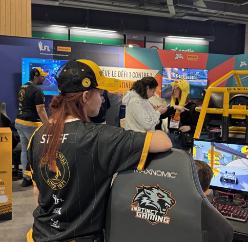 Staff centurio présent sur le stand continental