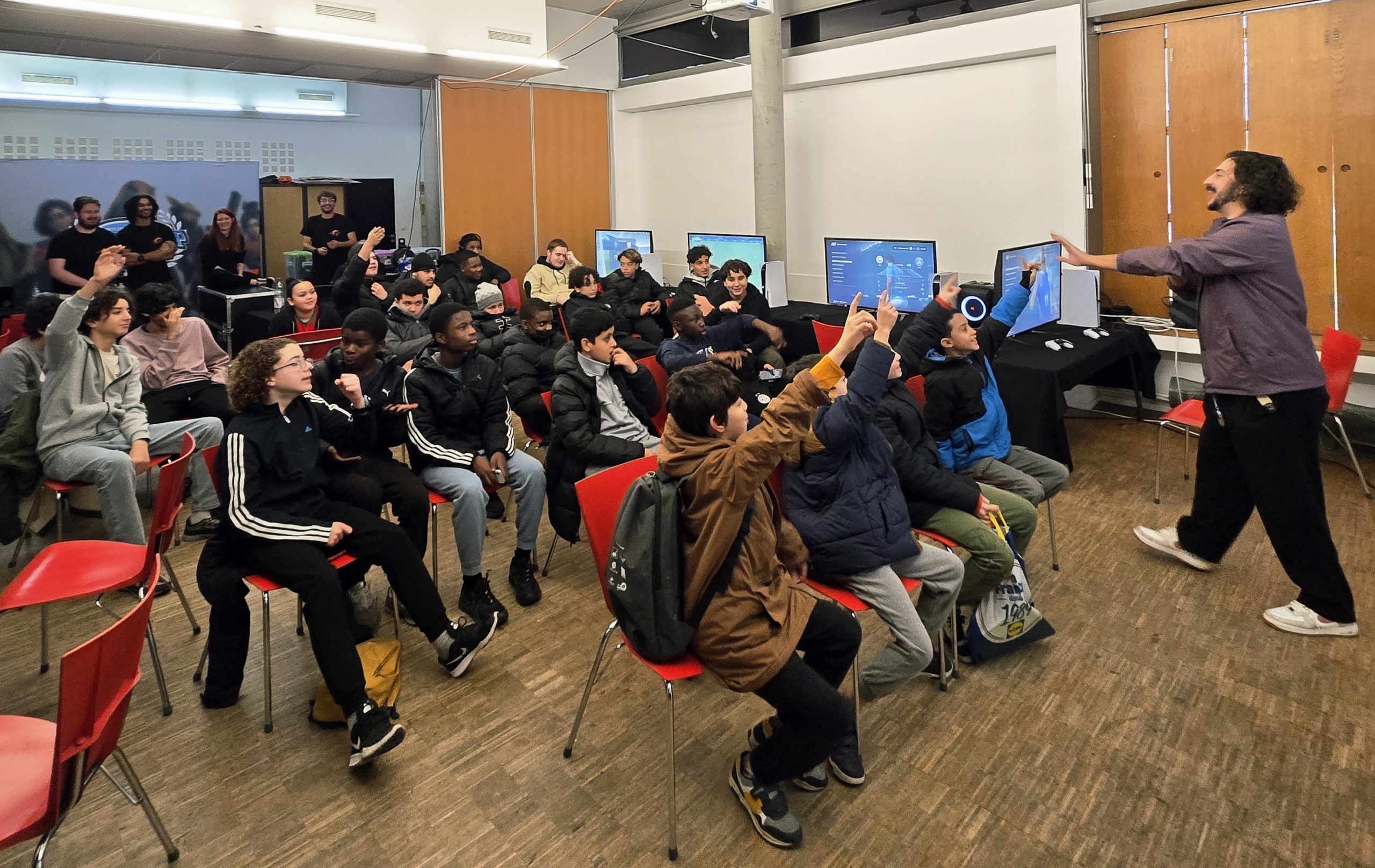 Co6nus anime la scène de la finale de la maximus cup a pantin