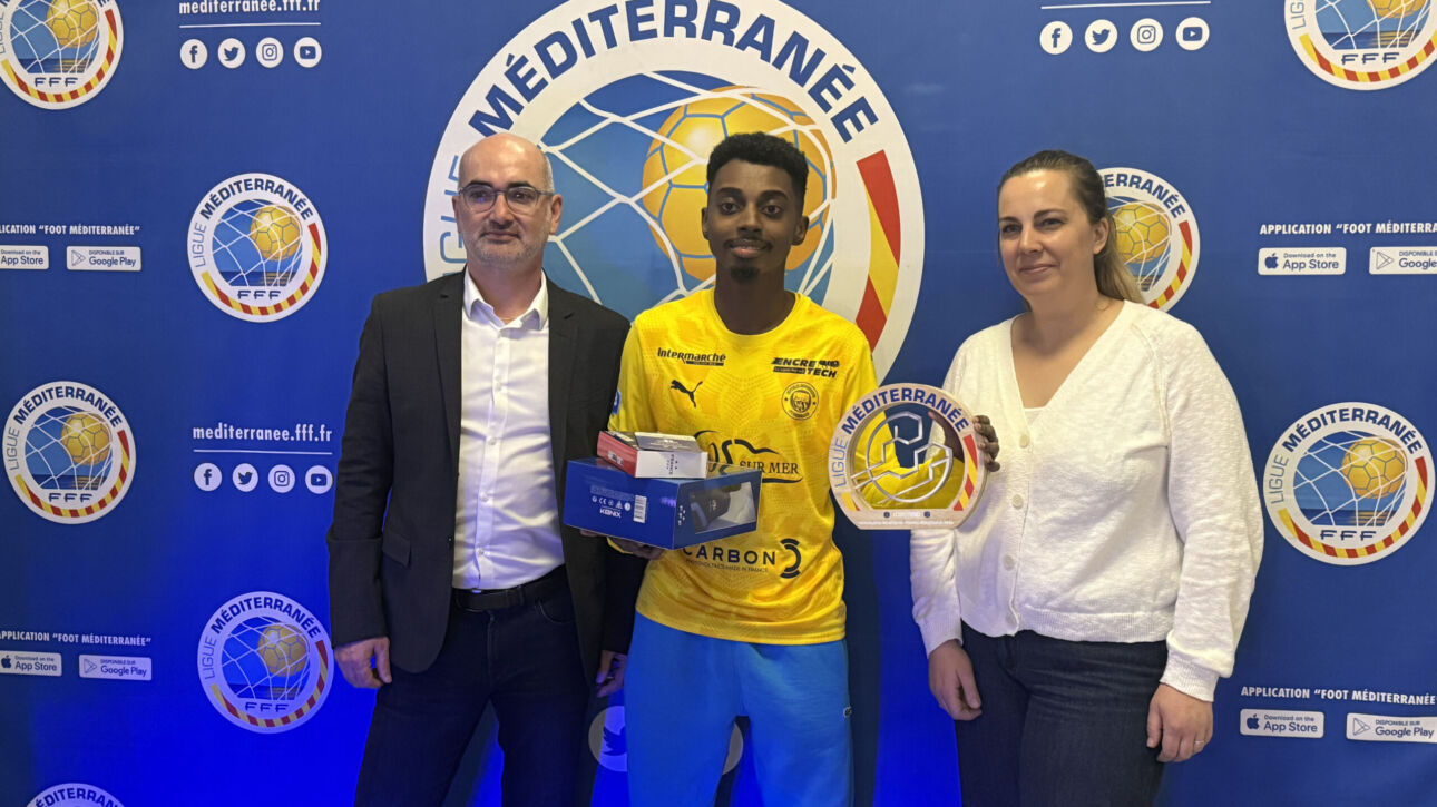 Remise du trophée vainqueurs finale ecoupe de France départemental