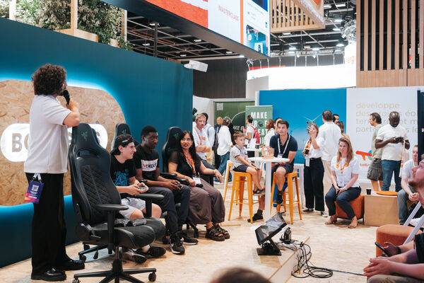 Animation de Co6nus sur le stand Bouygues Telecom à la VivaTech2026